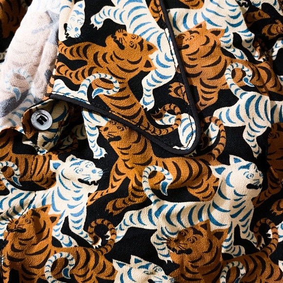 Ottod’ame Women’s Italian Tigress Print Designer Lightweight Blouse Size 6 - Picture 2 of 3